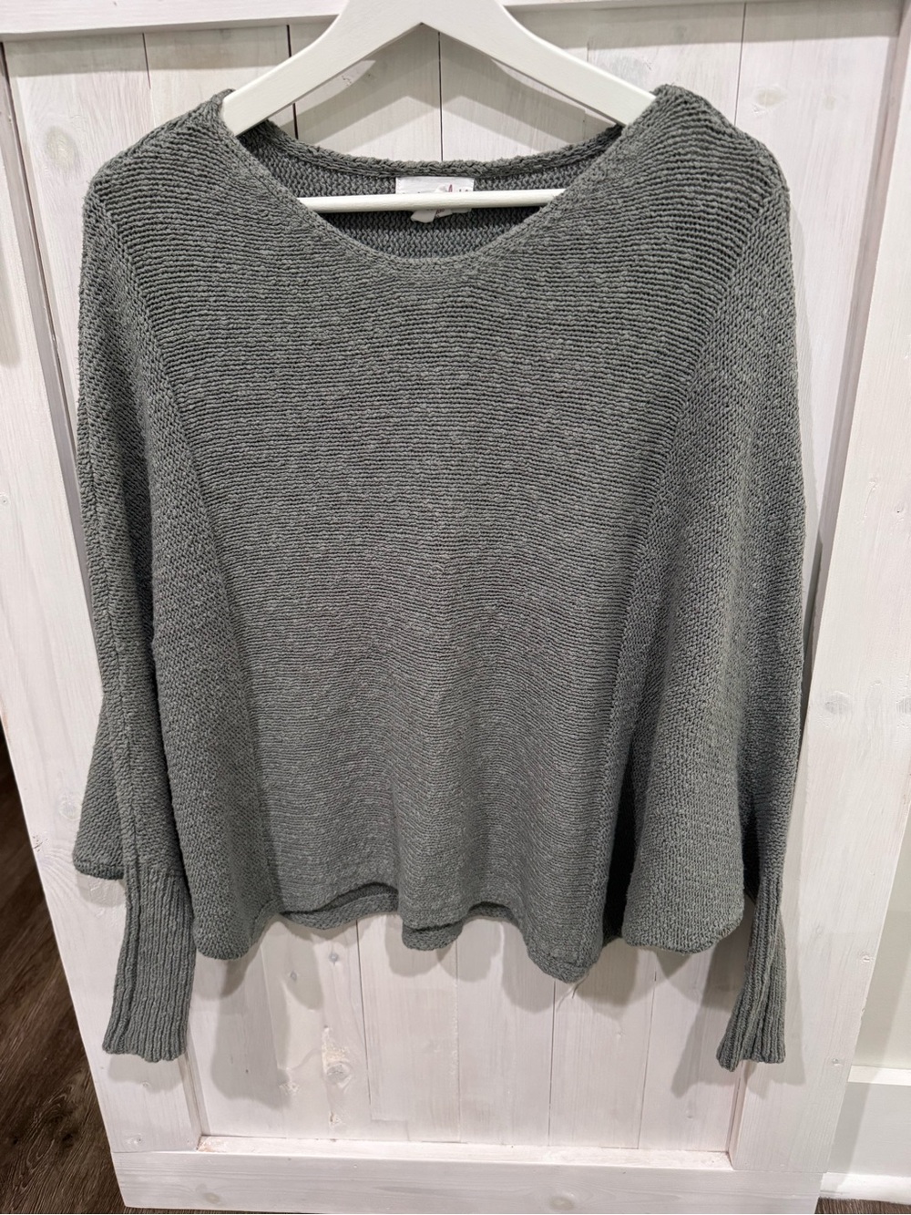 Shrinking Violet Gray Scoop Neck Knit Sweater